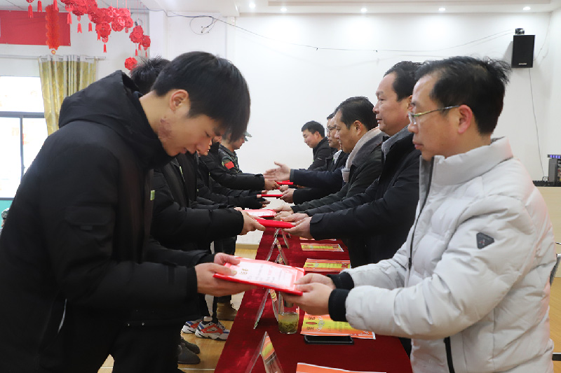 正苗启德青少年特训学校汉川校区2021-2022年度总结表彰大会圆满举行